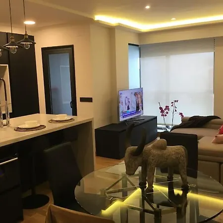 Centrico Y Moderno Con Vistas A La Ria アパート ヴィーゴ